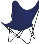  ??  ?? Fauteuil AA Butterfly, toile ultra-résistante et structure en acier, 70 x 70 x h. 90 cm, une icône ! 497 €,