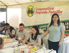  ??  ?? La Megacarpa de Salud de la Sagrada Familia llegó a Tegucigalp­a.