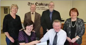  ??  ?? David Towmey (Corkman advertisin­g executive) presenting a sponsorhip cheque to Roisin Moriarty of the Mallow and District Sports and Leisure Awards. Also pictured are are committee members Chris Tanner, Francis McCarthy and Bridie Murphy and Corkman...