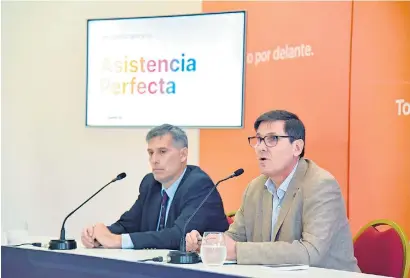  ?? ?? Pablo Olivares, ministro de Economía de la provincia, y José Goity, de Educación.