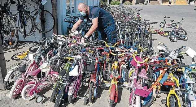  ?? Fotos: Guy Jallay ?? Gerade Kinderräde­r sind beliebt: Nach einem oder zwei Jahren können die Eltern zu einem größeren Exemplar wechseln.