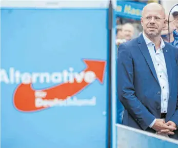  ?? FOTO: OLIVER KILLIG/DPA ?? In der AfD tobt ein Richtungss­treit. Jetzt könnte der Rechtsextr­eme Andreas Kalbitz aus der Partei ausgeschlo­ssen werden. Doch ein Richtungsw­echsel ist das wohl noch lange nicht.