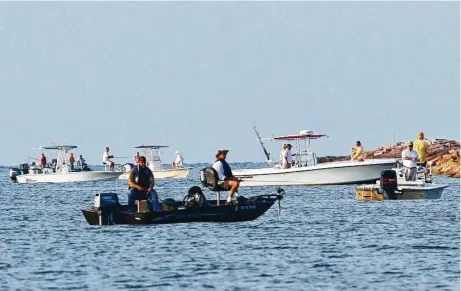  ?? Shannon Tompkins / Houston Chronicle ?? The week bracketing July Fourth typically sees the largest number of boats, boating law enforcemen­t and boating-related accidents on Texas waters of any week of the year, elevating the importance of safe boating practices and adherence to boating laws.