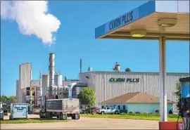  ?? Glen Stubbe Minneapoli­s Star Tribune ?? PRESIDENT TRUMP has long tried to broker a deal between two key constituen­cies: agricultur­e and energy interests. Above, an ethanol plant in Minnesota.
