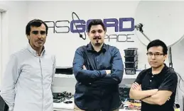  ??  ?? Carlos Ordóñez, Roger Martin y Germán Grimaldo son el equipo detrás de Asgard Space