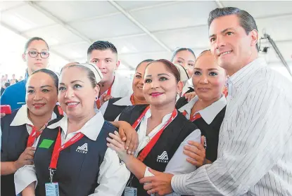  ?? ESPECIAL ?? El mandatario encabezó la ceremonia por el Día de la enfermera y el enfermero, celebrada en Colima.