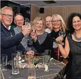  ?? RP-FOTOS: D. JANICKI ?? Die Teilnehmer der Silvesterp­arty im „Golden K“amüsierten sich prächtig – es war das Jahr eins nach den „You&ME“-Partys in der Stadthalle, die stets rund 1000 Besucher anzogen. Im „Golden K“feierten 250 Gäste.