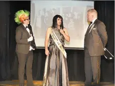  ?? Pics: ?? Escort Katie Walsh and ‘Bros’ Niall Surlis being intered by Compere Fintan Kennedy. Tom Callanan.