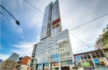  ?? ROYAL LEPAGE SIGNATURE REALTY PHOTOS ?? A concierge, guests suites, a yoga/dance studio and an outdoor terrace are among the features at M5V Condos.