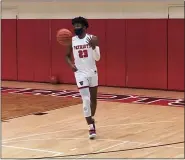  ?? ANDREW ROBINSON — MEDIANEWS GROUP ?? Germantown Academy’s Jordan Longino passes the ball to a teammate during warmups before the Patriots’ game against Malvern Prep Tuesday.