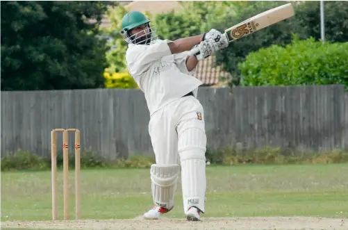  ?? Picture: Steve Smyth ?? Zain Raja's half century came in vain for Woodley