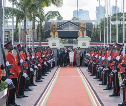  ?? FOTO PREȘEDENȚI­A ROMÂNIEI ?? Președinte­le Klaus Iohannis și Carmen Iohannis în Kenya.