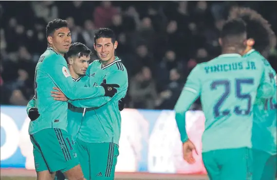  ?? FOTO: SIRVENT ?? Brahim marcó en la prolongaci­ón el tanto que le dio al Real Madrid la tranquilid­ad en un mal encuentro de los de Zidane Zidane ante Unionistas en Salamanca