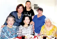  ??  ?? (Above) Cecille P. with friends Remedios Reyes and daughter Samantha and media friends Flo Y., Nelia Neri and Cookie Newman