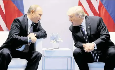  ?? Foto: Reuters ?? Začátek spolupráce? Historický moment – prezidenti Ruska a Ameriky, Vladimir Putin a Donald Trump, se poprvé sešli. Jednali spolu dvě a půl hodiny. Na světě je několik problemati­ckých míst, která se bez spolupráce těchto dvou mužů neobejdou.