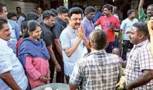  ?? N. RAJESH ?? Reaching out: Chief Minister M.K. Stalin canvassing votes at a vegetable market in Thoothukud­i on Tuesday.