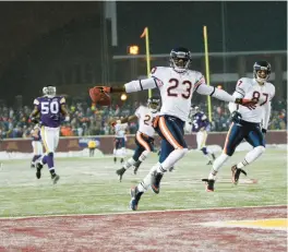  ?? NUCCIO DINUZZO/CHICAGO TRIBUNE ?? Bears’ Devin Hester returns a record-setting punt on Dec. 20, 2010, at TCF Bank Field in Minneapoli­s.