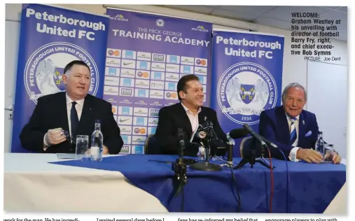  ?? PICTURE: Joe Dent ?? WELCOME: Graham Westley at his unveiling with director of football Barry Fry, right, and chief executive Bob Symns
