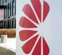  ?? —REUTERS ?? SUSPECT FIRM Huawei’s logo is displayed prominentl­y at the tech company’s office in Warsaw.