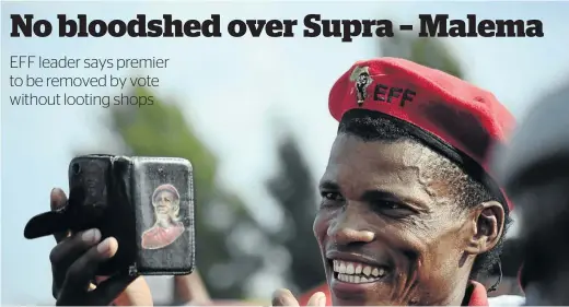  ?? / TIRO RAMATLHATS­E ?? EFF members celebratin­g Julius Malema’s visit to Coligny in North West yesterday.