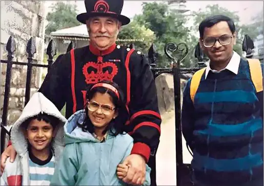  ?? ?? CAN WE GO TO DOWNING STREET NEXT?
Akshata Murty, aged about nine, brother Rohan and father Narayana’s 1989 trip to London