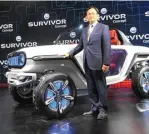  ?? AGFI SAGITTIAN/JAWA POS ?? MASA DEPAN: Kenichi Ayukawa meluncurka­n Concept e-Survivor pada 2018 Auto Expo-The Motor Show.