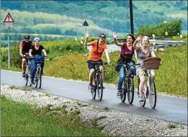  ??  ?? Über den Unstrut-Werra-Radweg werden auch Sondershäu­ser Radfreunde zum Auftakt der Fahrradsai­son am Samstag nach Wiehe fahren. Archiv-Foto: Dirk Bernkopf