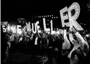  ?? MANUEL BALCE CENETA/AP ?? Protesters in front of the White House voice support for Robert Mueller’s investigat­ion.