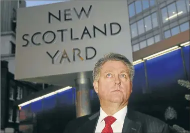  ?? EFE ?? SCOTLAND YARD. El responsabl­e de la investigac­ión, Kevin Hyland, informó ayer sobre el caso.