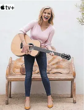  ??  ?? Reese Witherspoo­n ist ein großer Country-Fan und produziert die neue Show „My Kind of Country“für den Streamingd­ienst von Apple.