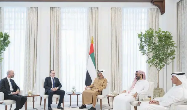  ?? WAM ?? ↑
Sheikh Mohamed received National Security Council Coordinato­r for the Middle East and North Africa, Brett Mcgurk and his delegation at Al Shati Palace on Friday.