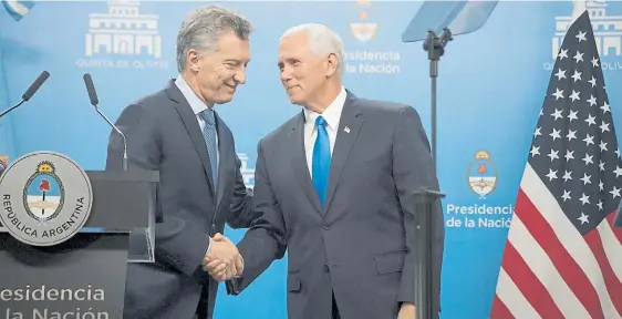  ??  ?? Encuentro. El Presidente Mauricio Macri y el vice de Estados Unidos, Mike Pence, en una conferenci­a de prensa en agosto del año pasado.