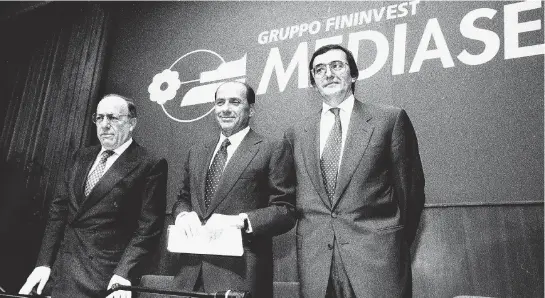  ?? Fotogramma/ LaPresse ?? Era il 1995 Confalonie­ri, Silvio e Ubaldo Livolsi. Sotto, Gianni Locatelli e Claudio Demattè