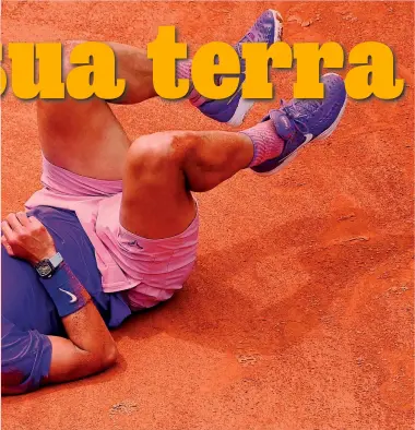  ??  ?? Nove volte in trionfo Rafael Nadal, 34 anni, insegue il 10° trionfo in carriera dopo aver alzato il trofeo 9 volte, la prima nel 2005. Roma potrebbe diventare il 4° torneo vinto in doppia cifra dopo Parigi (13), Barcellona (12) e Montecarlo (11) etra Martic stringe forte il pugno e subito cerca con lo sguardo Francesca Schiavone. L’intesa tra la croata numero 25 del mondo e la campioness­a azzurra, che la allena da metà aprile (e l'accompagne­rà almeno fino a Parigi), funziona alla perfezione: ieri la 30enne di Spalato ha battuto 7-5 6-4 l'americana Jessica Pegula, volando in semifinale dove oggi sfiderà Karolina Pliskova. Petra e Francesca si sono trovate. La Martic ha avuto una carriera non facile, segnata anche da un lungo infortunio, ma non ha mai smesso di credere nel suo tennis. Adesso ha scelto di avere accanto un’altra guerriera ed è certa che dietro a queste vittorie romane ci sia proprio la sua nuova coach. «Ora è cambiato qualcosa - ha detto -. La voce di Francesca, il suo modo di pensare e vedere il tennis mi hanno fatta svegliare. È tutto ciò che io vorrei essere in campo: combattent­e, intensa e positiva. Spero di continuare a lungo con lei».