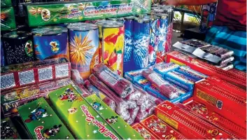  ?? (ABS-CBN News photo) ?? Imported chemicals and surging costs of fuel and other firecracke­r ingredient­s have led to cuts in firework making, a dealer associatio­n says.