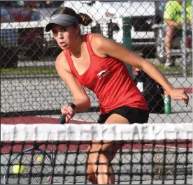  ?? CHUCK RIDENOUR/SDG Newspapers ?? SHELBY’S OLIVIA FORDYCE whips the ball back across the net. Fordyce and her Lady Whippet teammates clinched a share of the MOAC title with a 5-0 win against Galion Tuesday.