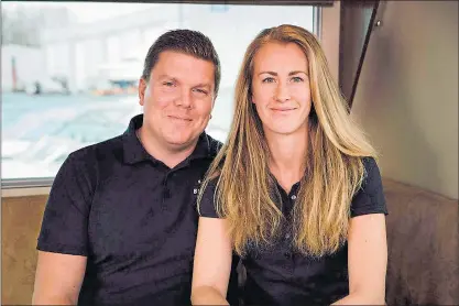 ?? FOTO: JOHAN LJUNGQVIST ?? TACKSAMMA. Michael och Ann-Sofie Nylund som äger och driver Nylunds Boathouse i Pojo är rörda över utmärkelse­n årets företagare i Raseborg.