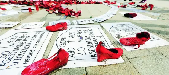  ?? CRISTINA BEJARANO ?? Protestas contra la violencia machista en la Puerta del Sol de Madrid