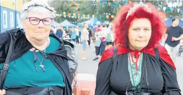  ?? ?? Donna McConachie and Maree Hewer made the effort to dress up for the Medieval Market in Levin.