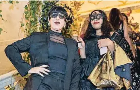  ??  ?? El baile de máscaras que sirvió a Dior para inaugurar la boutique del barrio de Salamanca de Madrid reunió en el palacio de los duques de Santoña a numerosos famosos. De arriba a abajo y de izquierda a derecha: Nati