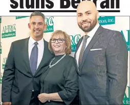  ?? N.Y. Post: Charles Wenzelberg ?? A GOOD CAUSE: Carlos Beltran (right) and Jorge Posada pose with Diana Munson, the widow of Thurman Munson, at the 38th annual Thurman Munson Awards Dinner benefittin­g AHRC.