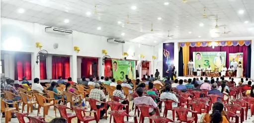  ??  ?? Samagi Jana Balawegaya leader Sajith Premadasa addressing a rally this week at the Cultural hall in Chavakachc­heri.