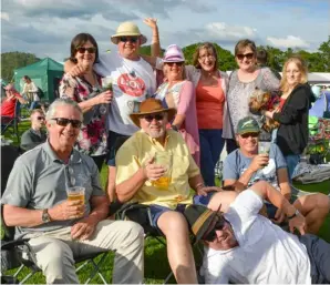  ?? Picture: Steve Smyth ?? CHEERS: Punters enjoying the atmosphere at last year’s Twyford
Beer Festival