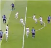  ??  ?? Brozovic serve Candreva, al momento del tocco è tenuto in gioco dal piede di Scozzarell­a: gol convalidat­o col VAR