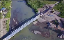  ??  ?? Mabey Bridge baute im puerto-ricanische­n Arecibo in nur 19 Tagen die 58 Meter lange Brücke über den Rio Grande.