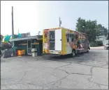  ?? ZACHARY SRNIS - THE MORNING JOURNAL ?? Hot Dog Heaven food truck, right behind Hastee Tastee, at 466 Cleveland Ave. in Amherst.