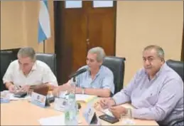  ??  ?? Juan Carlos Schmid, Carlos Acuña y Héctor Daer, los triunviros de la CGT
