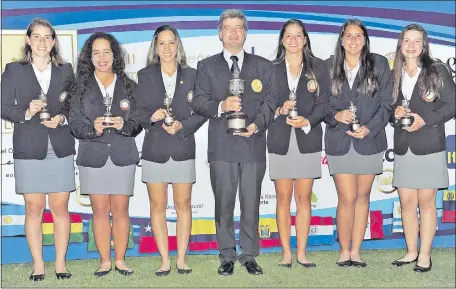  ??  ?? Alessandra Arza, Sofía García, Anahí Servín, Arnaldo Acosta, Milagros Chaves, María F. Escauriza y Giovanna Fernández.