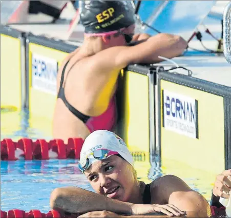  ?? FOTO: MANEL MONTILLA ?? Corró, feliz en primer término con una Mireia preocupada en segundo