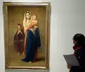  ?? (Fotoland) ?? ColoriNell­a foto grande, Gaetano Previati «Maternità» 1890-1891 Sopra, una sala della mostra